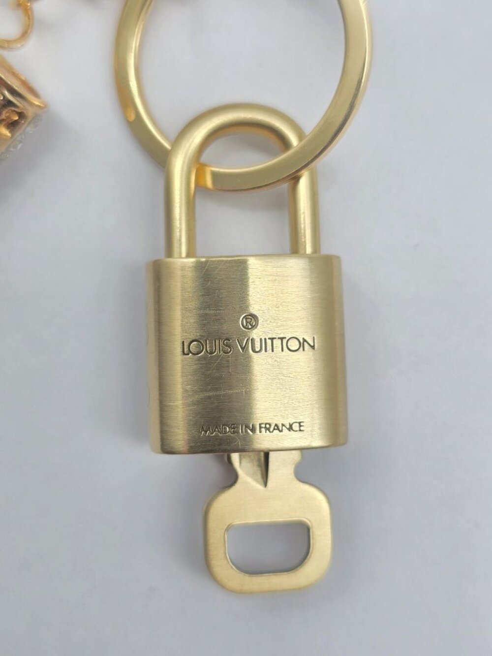 Authentic Louis Vuitton Gold Padlock 🔑 Unbranded Lipstick Keychain Bag Charm - Picture 4 of 9